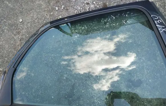 Citroen Xsara Picasso Rear door window glass