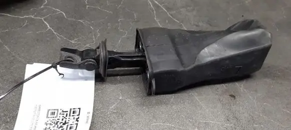 Volkswagen Polo IV 9N3 Rear door check strap stopper 6R0837267A