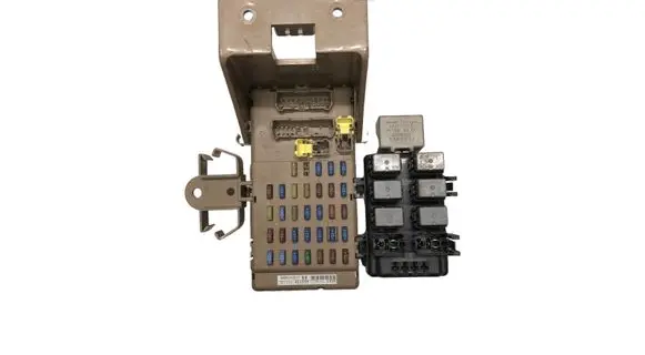Subaru Legacy Fuse module 82201AG010