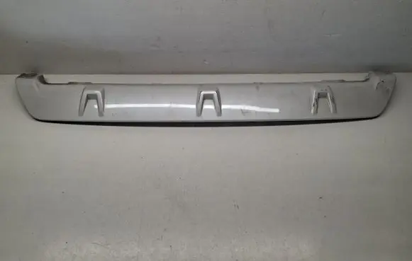 Front bumper lip