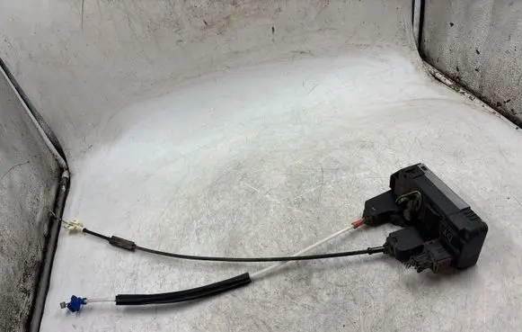 Opel Astra G Rear door lock 