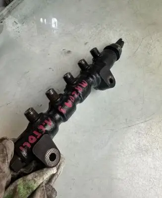 Mazda 3 I Fuel main line pipe 9654592680