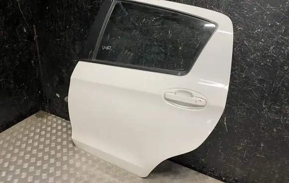 Toyota Yaris Rear door 