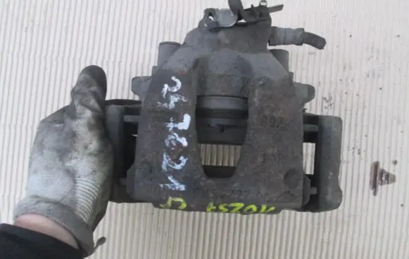 Alfa Romeo 147 Front brake caliper