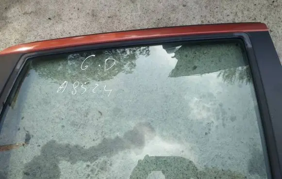 Nissan Note (E11) Rear door window glass