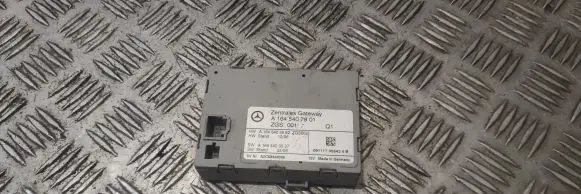 Mercedes-Benz ML W164 Gateway control module A1645407901