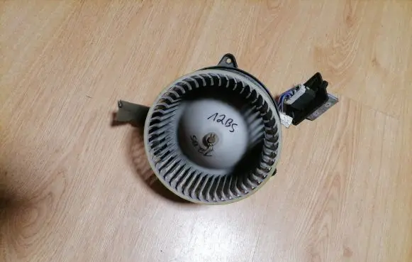 Mazda 323 Heater fan/blower HB111BE5M03 8940000 HB111