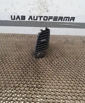 Hyundai i30 Dash center air vent grill 97420A6000
