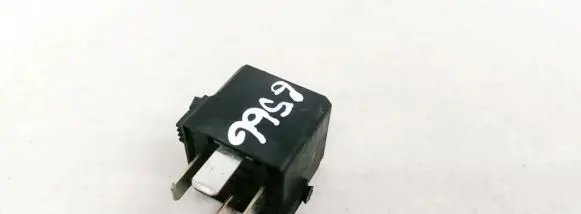 Mercedes-Benz C W203 Other relay A0025421319 4RA007791-00
