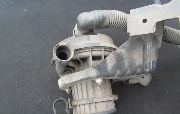 Audi A4 S4 B6 8E 8H Secondary air pump 06a959253b zsb8d0906613b