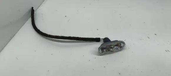 Volkswagen Golf IV Front fender indicator light 1J0949117