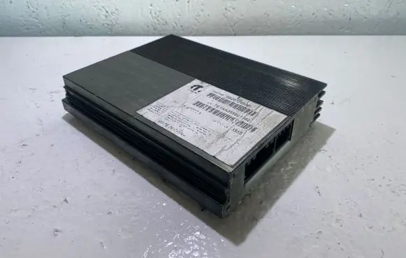Dodge Challenger Sound amplifier 68267299AB TEAAA3555E1662