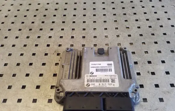 Mini Cooper Countryman R60 Engine control unit/module 8517727 0281018477