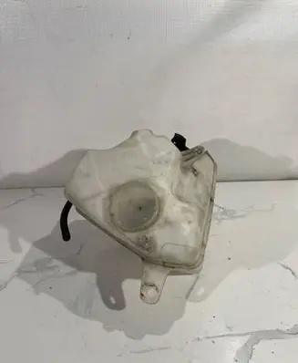 Toyota Prius (XW20) Windshield washer fluid reservoir/tank 060851145