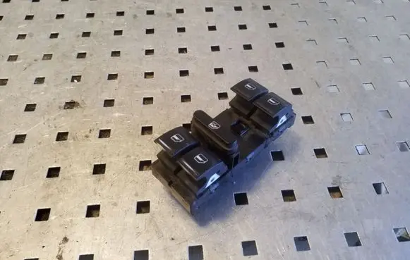 Volkswagen Tiguan Electric window control switch 1K4959857B