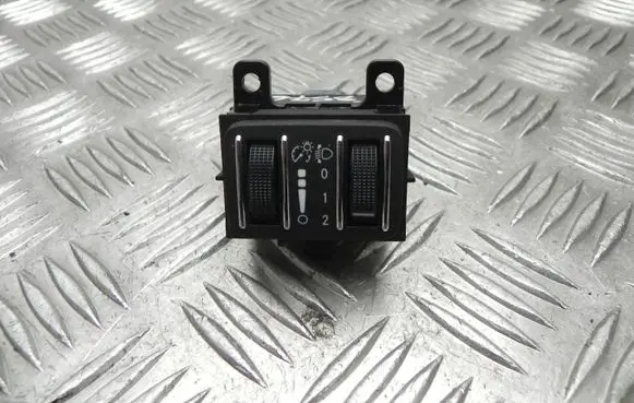 Maserati Ghibli Headlight level height control switch 670019921 T8576