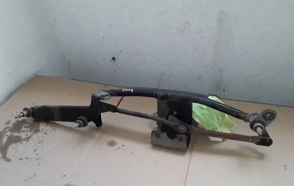 Hyundai Trajet Front wiper linkage NOCODE