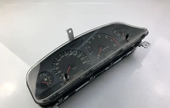 Toyota Avensis T220 Speedometer (instrument cluster) 8380005280