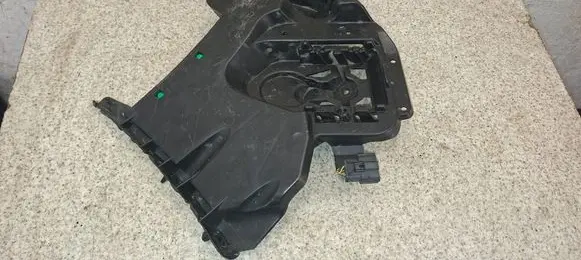 Volvo V40 Rear bumper mounting bracket 31395104