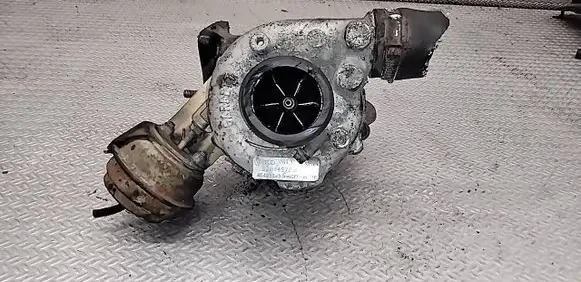 Volkswagen PASSAT B5 Turbo 028145702H CFC4862 4542313