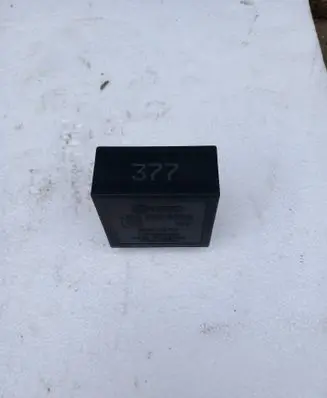 Audi A6 S6 C5 4B Window wiper relay 4B0955531A 72WA401 8221298