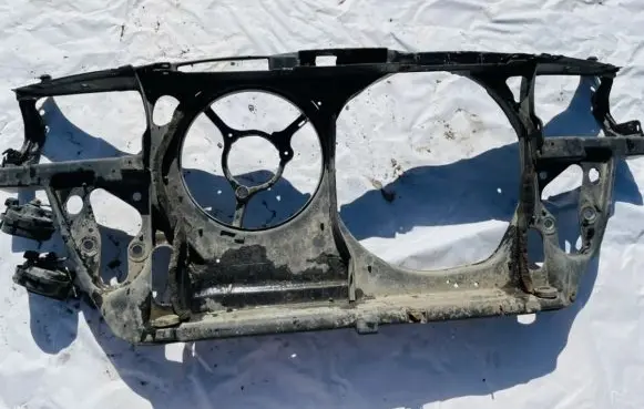 Volkswagen PASSAT B5 Radiator support slam panel