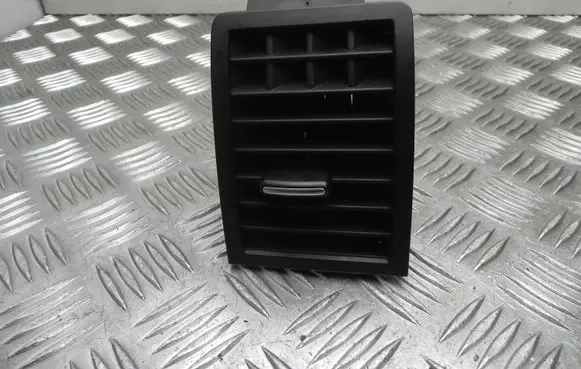 Rear air vent grill