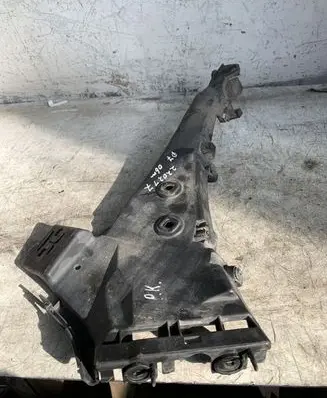 Audi Q7 4L Front bumper mounting bracket 4L0807283