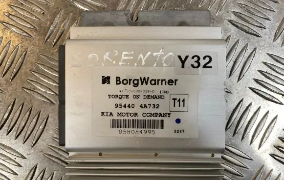 KIA Sorento Transfer box differential control unit 954404A732 058054995 4450000058D