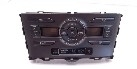 Toyota Auris 150 Climate control unit 5590002220B