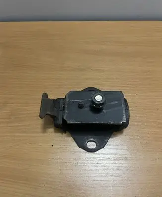 Toyota Hilux (AN10, AN20, AN30) Engine mount bracket 1236154242