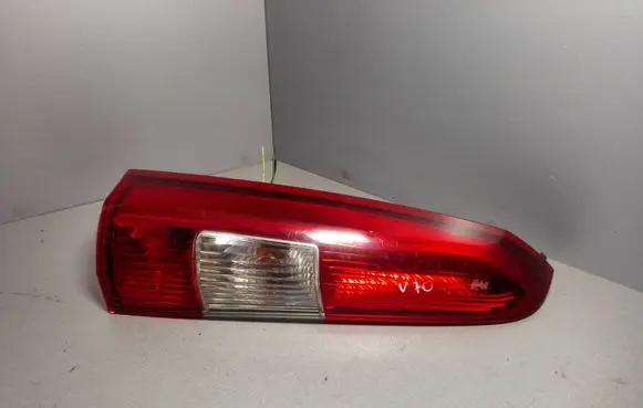 Volvo V70 Rear/tail lights 9154493
