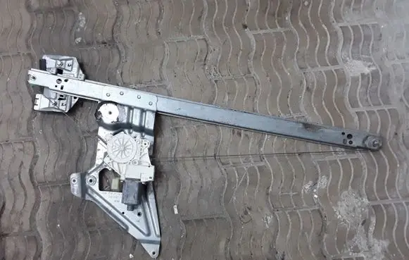 Volkswagen Crafter Front door window regulator with motor A9067200146 A9067200146RH