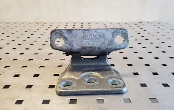 Volvo XC90 Tailgate hinge 30634334
