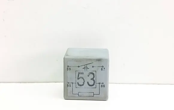 Volkswagen PASSAT B5 Other relay 141951253B 20240072