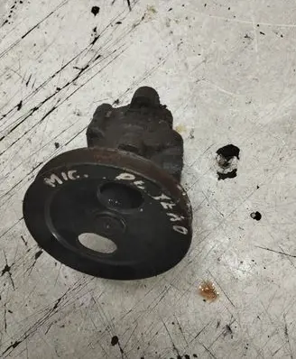 Mitsubishi Pajero Power steering pump