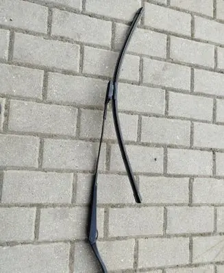 Volvo V40 Front wiper blade arm 31276059