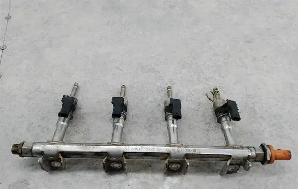 Audi A3 S3 8P Fuel main line pipe 03F133320C