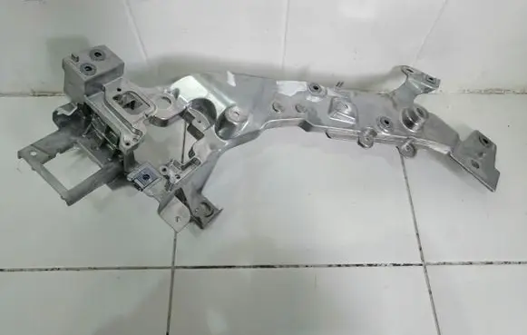 Polestar 2 Front piece kit 