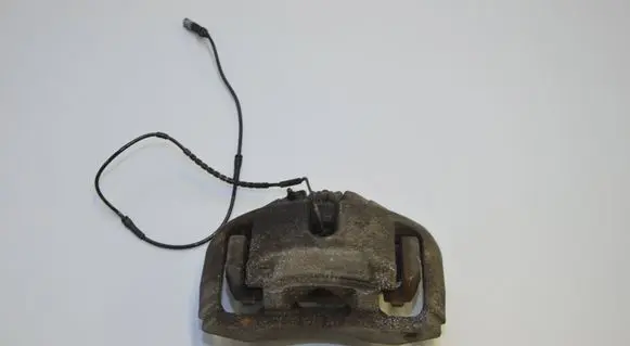 BMW 5 GT F07 Front brake caliper