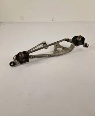 Subaru XV Front wiper linkage and motor