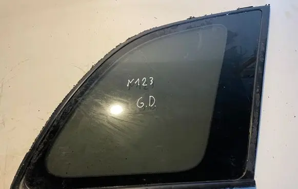 Toyota RAV 4 (XA20) Rear side window 43R00122