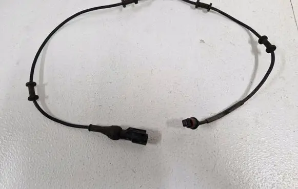 Jaguar XF X250 ABS rear brake sensor 8W83-2C204-AB