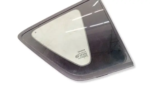 Toyota Corolla Verso E121 Rear side window AS2