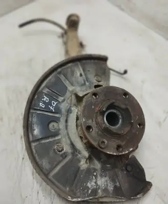 Audi Q7 4L Front wheel hub spindle knuckle 