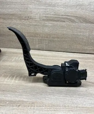 Volkswagen Golf IV Accelerator throttle pedal 1J1723503T 0281002344