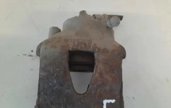 Skoda Octavia Mk2 (1Z) Front brake caliper