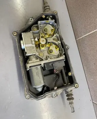 BMW 7 E65 E66 Hand brake control module 6762606