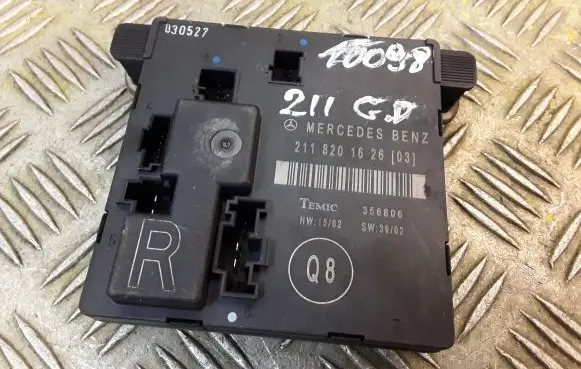 Mercedes-Benz E W211 Door control unit/module 2118201626 A2118201626