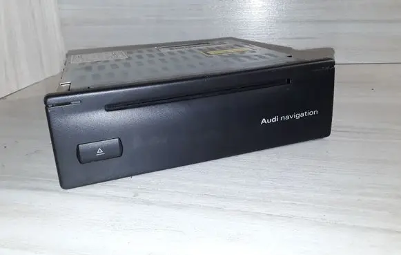 Audi A4 S4 B6 8E 8H Navigation unit CD/DVD player 7612002007 4B0919887E